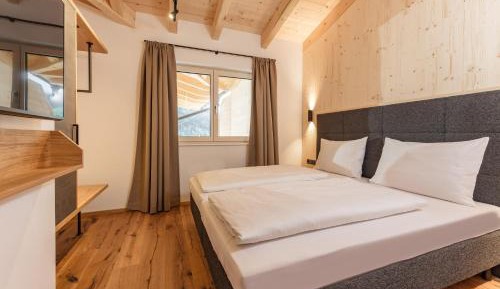 Apartment with Mountain View