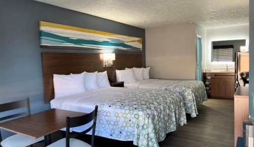  Studio Room with Two Queen Beds Non-Smoking