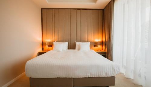 Business Room with Balcony 
