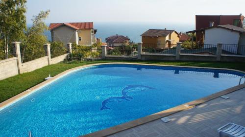 Four-Bedroom Villa with a Pool