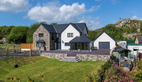 Six-Bedroom House