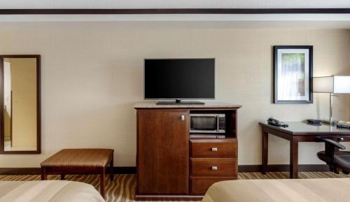 Queen Room with Two Queen Beds - Non-Smoking