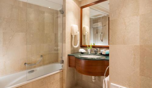 U Superior Pool View