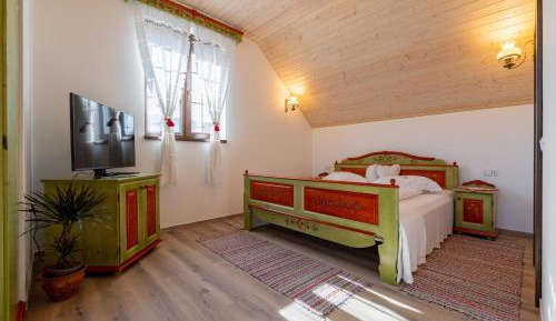 Family Room with Mountain View