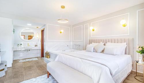 Queen Room with Spa Bath