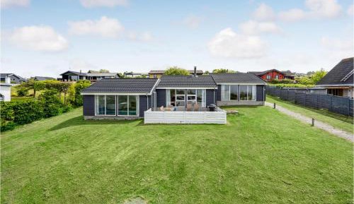 Three-Bedroom Vacation Home 