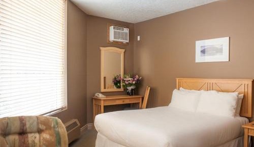 Standard Queen Room