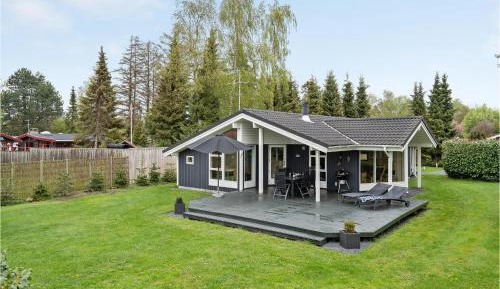 Three-Bedroom Holiday Home 