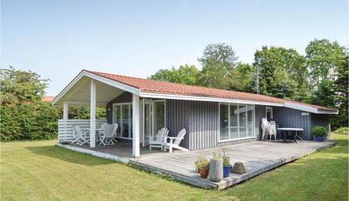Three-Bedroom Holiday Home 
