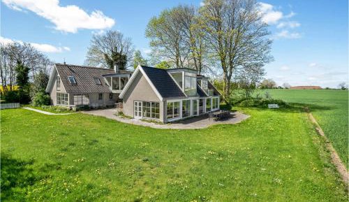 Four-Bedroom Holiday Home