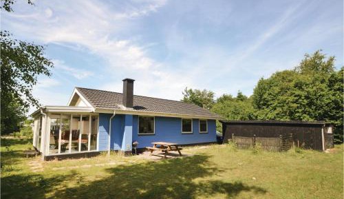 Three-Bedroom Holiday Home 