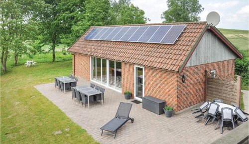 Four-Bedroom Holiday Home