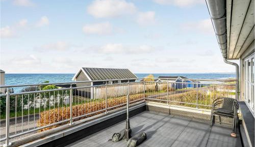 One-Bedroom Holiday Home