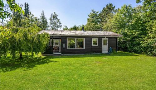 One-Bedroom Holiday Home
