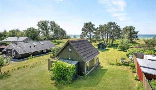 One-Bedroom Holiday Home
