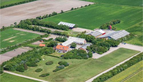 Eleven-Bedroom Holiday home