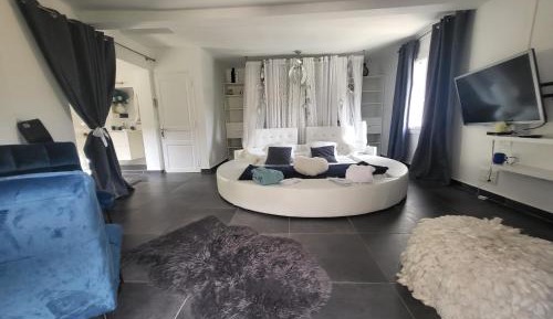 Junior Suite with Pool View