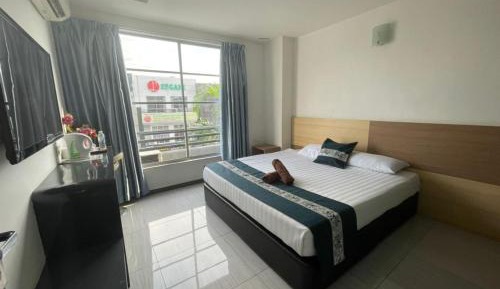 Deluxe King Room