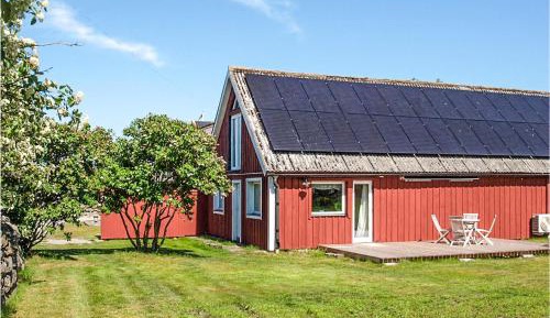 One-Bedroom Holiday Home