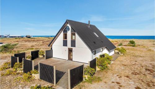 Four-Bedroom Holiday Home