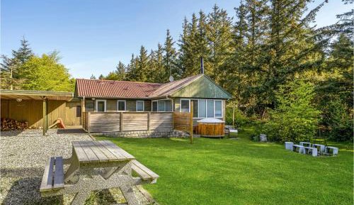 Three-Bedroom Holiday Home 