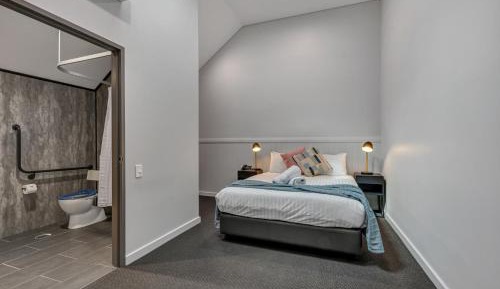 Queen Room - Disability Access