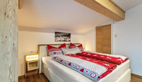 Superior One-Bedroom Apartment with Balcony