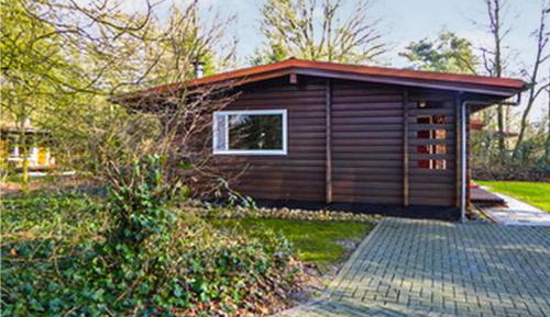 Three-Bedroom Holiday Home 
