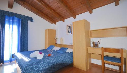 Double or Twin Room with Bathroom