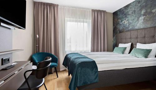 Standard Queen Room