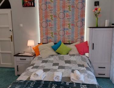Standard Queen Room