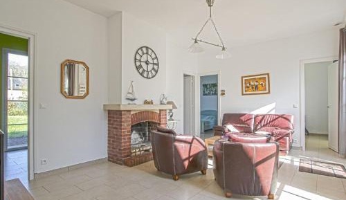 Three-Bedroom Holiday Home 