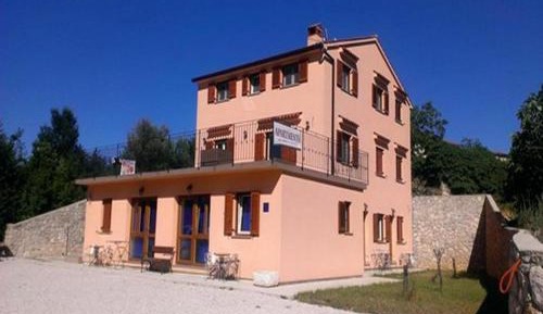 Three Bedroom Apartment with Swimming Pool