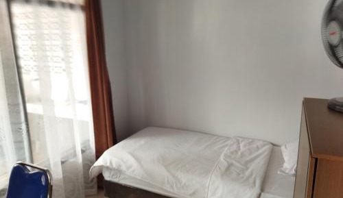 Single Room with Shared Bathroom