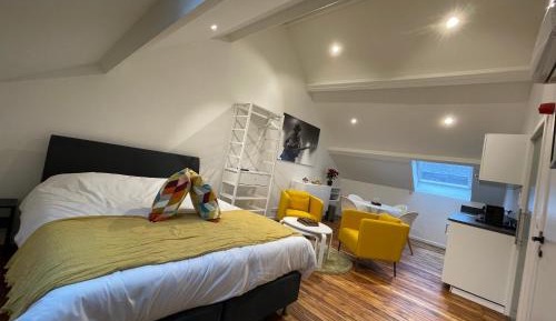 Double Room with Private Bathroom