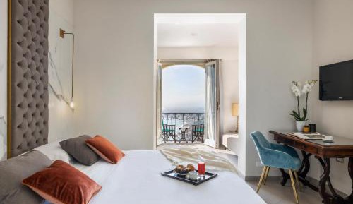 Junior Suite with Balcony
