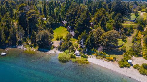 Bungalow - Water Front 