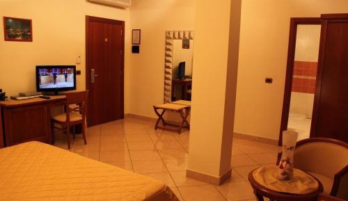 Economy Triple Room