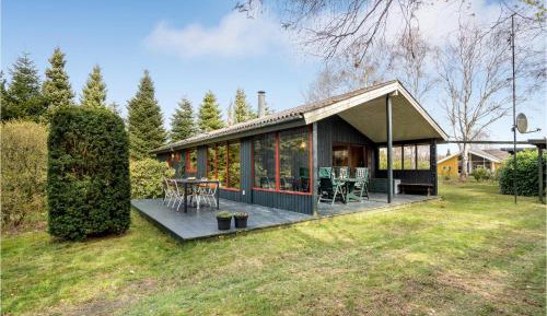Three-Bedroom Holiday Home 
