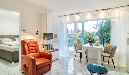 Superior One-Bedroom Apartment