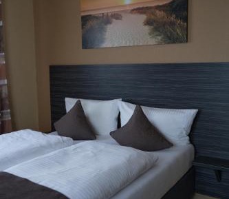 Standard Double Room with Shared Bathroom
