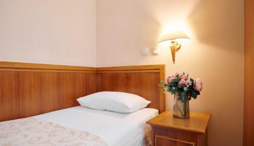 Single Room with Street View