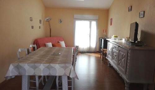 Holiday Home (4 Adults)