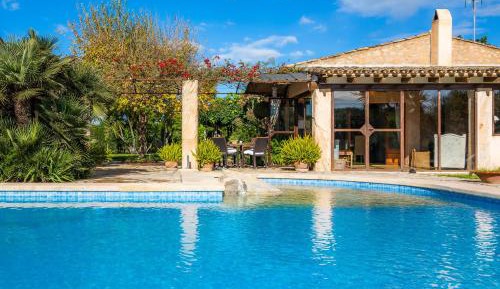 Villa with Garden View