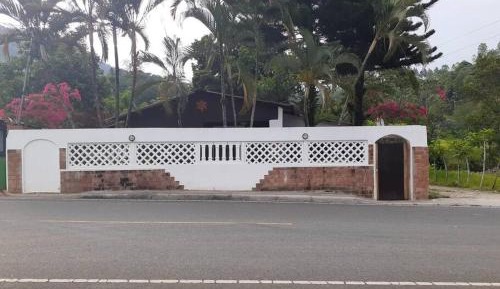 Three-Bedroom Holiday Home 
