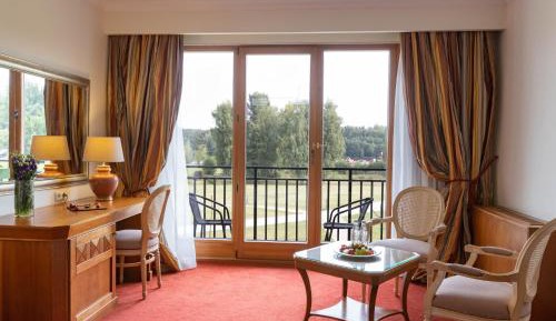 Superior Double or Twin Room with Aqua Pool Access