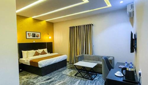 Deluxe Queen Room