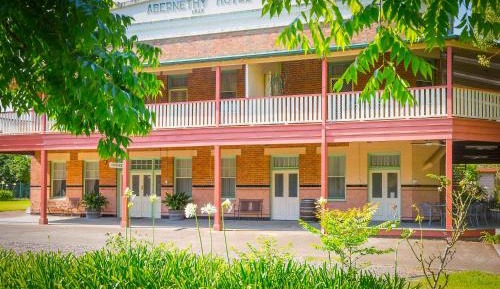 Seventeen-Bedroom Holiday home