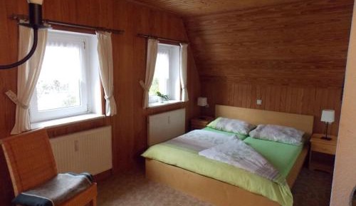 Deluxe Room (2 Adults + 1 Child)