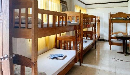 10-Bed Mixed Dormitory Room
